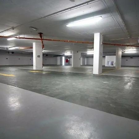 شقة Icon Centrum 68 *