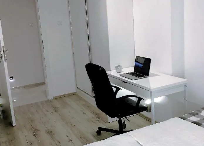 Icon Centrum 68 فروتسواف